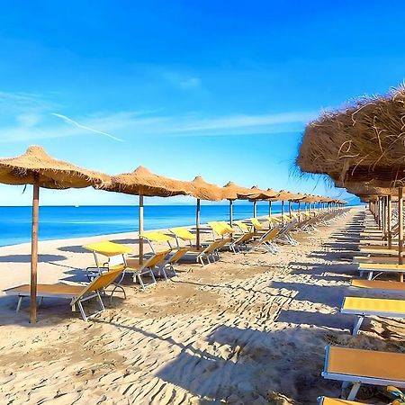 Regina Del Mare Holiday Apartments ตีร์เรเนีย ภายนอก รูปภาพ