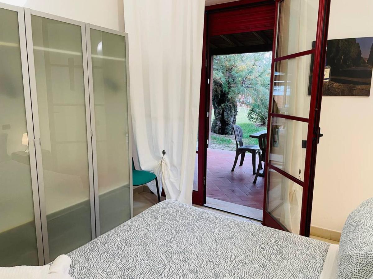Regina Del Mare Holiday Apartments ตีร์เรเนีย ภายนอก รูปภาพ