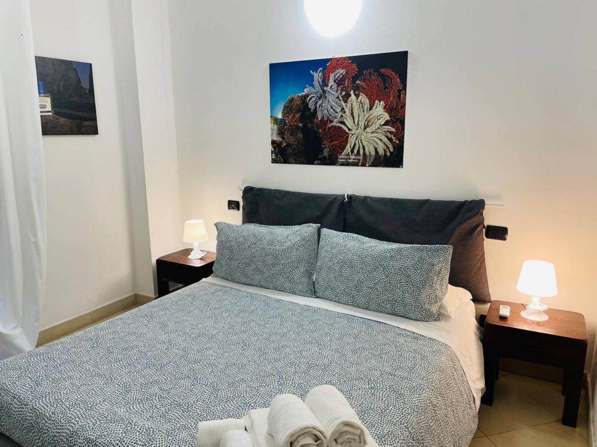 Regina Del Mare Holiday Apartments ตีร์เรเนีย ภายนอก รูปภาพ