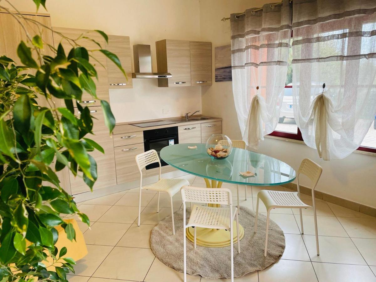 Regina Del Mare Holiday Apartments ตีร์เรเนีย ภายนอก รูปภาพ