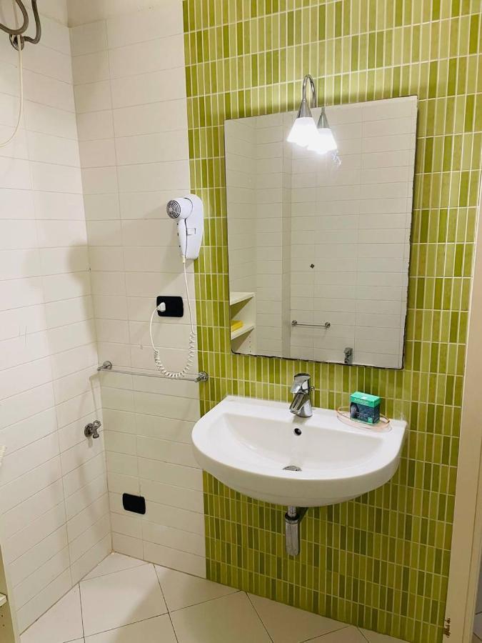 Regina Del Mare Holiday Apartments ตีร์เรเนีย ภายนอก รูปภาพ