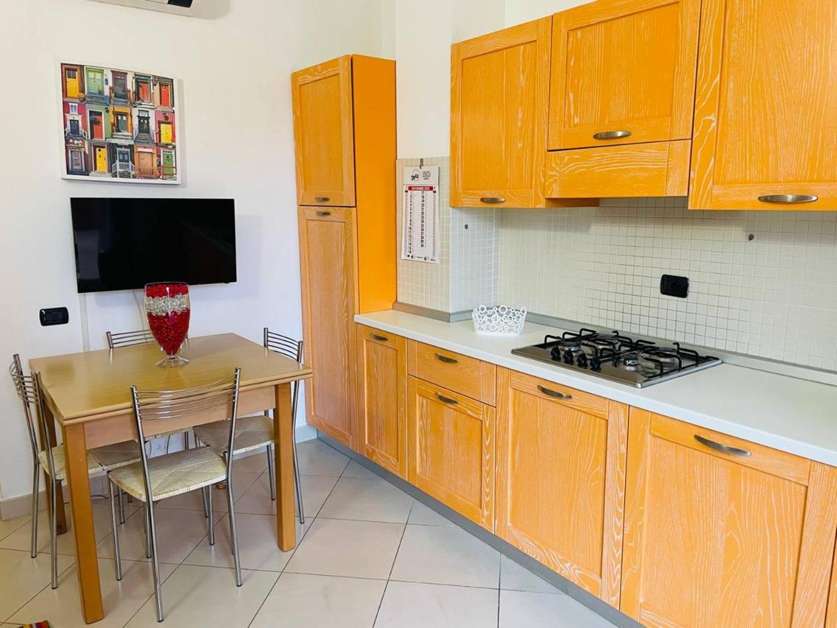 Regina Del Mare Holiday Apartments ตีร์เรเนีย ภายนอก รูปภาพ