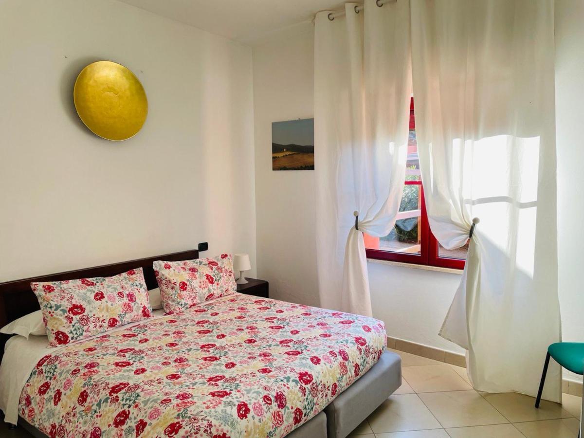 Regina Del Mare Holiday Apartments ตีร์เรเนีย ภายนอก รูปภาพ