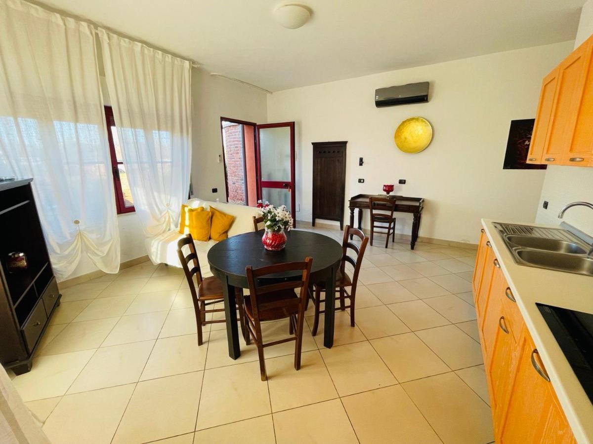 Regina Del Mare Holiday Apartments ตีร์เรเนีย ภายนอก รูปภาพ