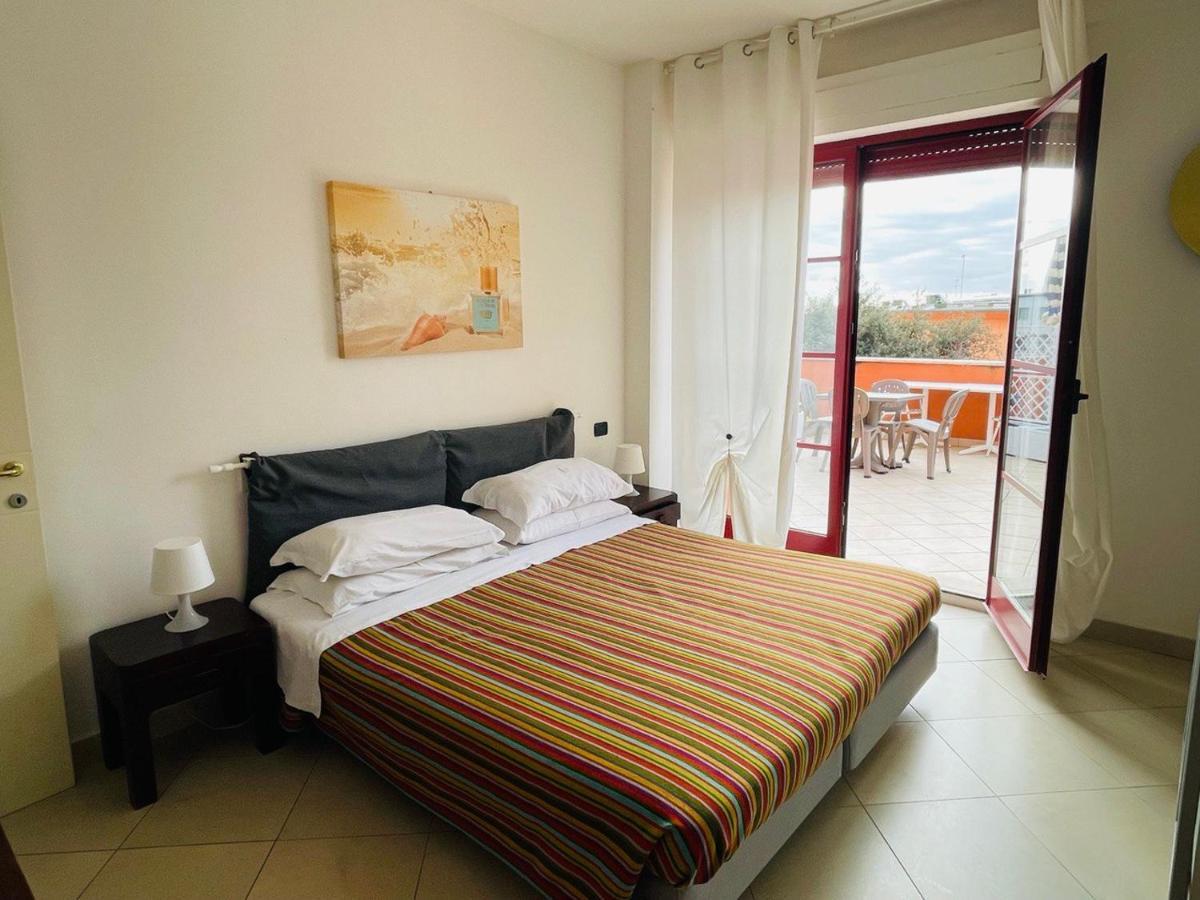 Regina Del Mare Holiday Apartments ตีร์เรเนีย ภายนอก รูปภาพ