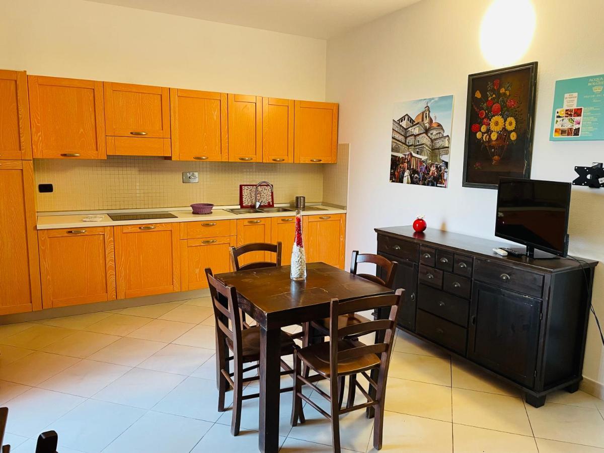 Regina Del Mare Holiday Apartments ตีร์เรเนีย ภายนอก รูปภาพ