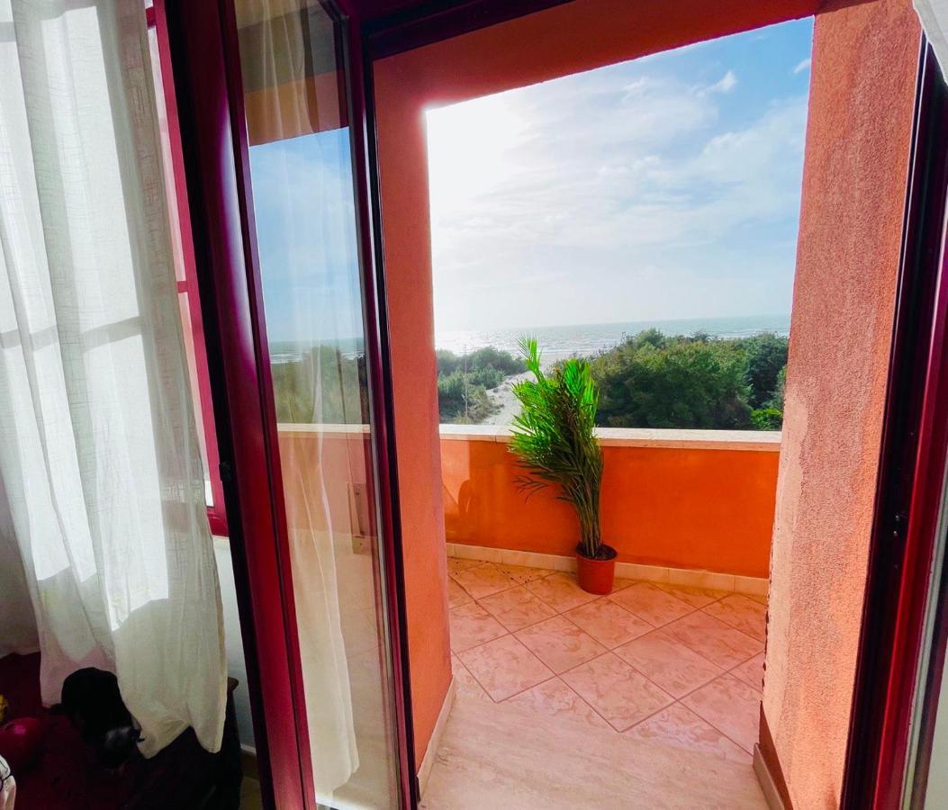 Regina Del Mare Holiday Apartments ตีร์เรเนีย ภายนอก รูปภาพ