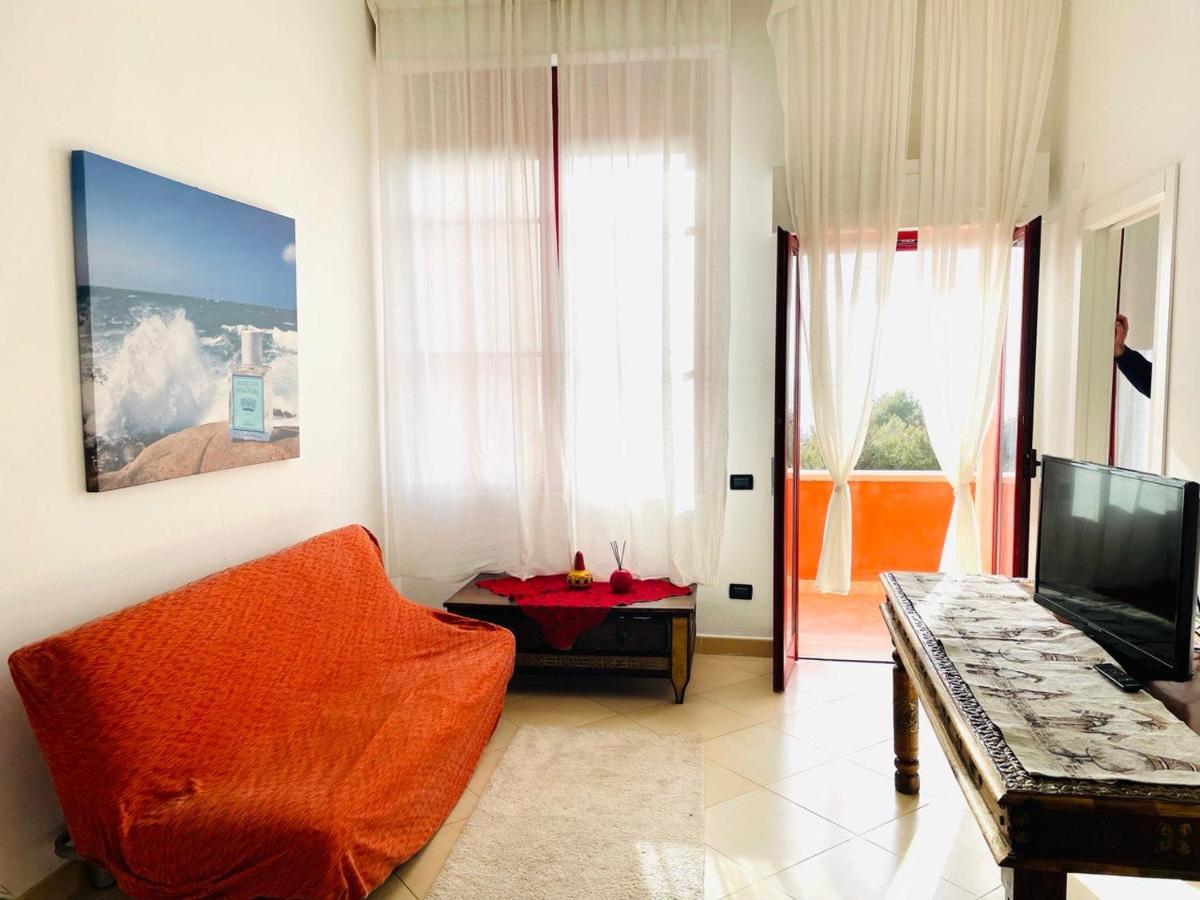 Regina Del Mare Holiday Apartments ตีร์เรเนีย ภายนอก รูปภาพ